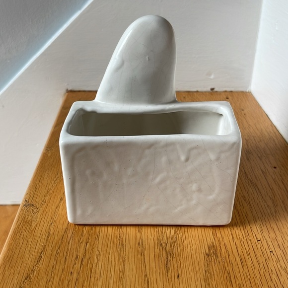 Vintage Mother Mary Haeger Planter, Small - Picture 4 of 10